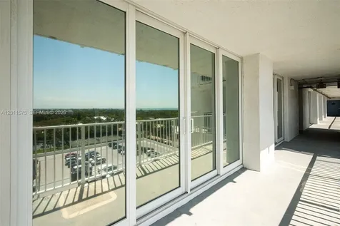881 Ocean Drive Key Biscayne FL 33149