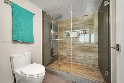 881 Ocean Drive Key Biscayne FL 33149
