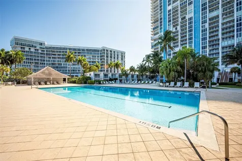 881 Ocean Drive Key Biscayne FL 33149