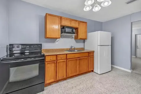 519 NW 10th Avenue Miami FL 33136