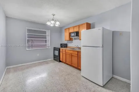 519 NW 10th Avenue Miami FL 33136