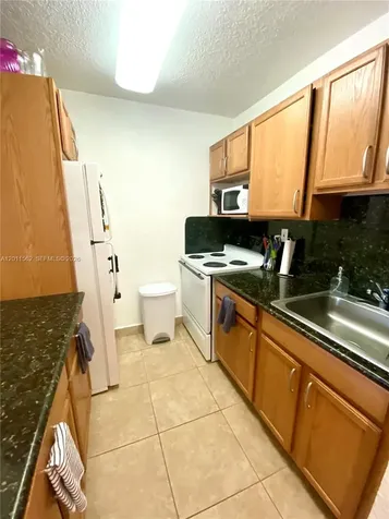 445 SW 11th Street Miami FL 33130