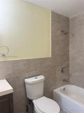 906 SW 74th Avenue North Lauderdale FL 33068