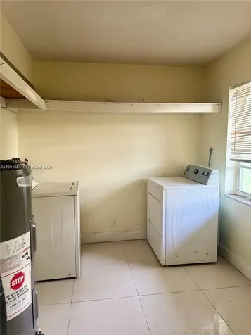 906 SW 74th Avenue North Lauderdale FL 33068
