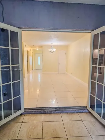 906 SW 74th Avenue North Lauderdale FL 33068