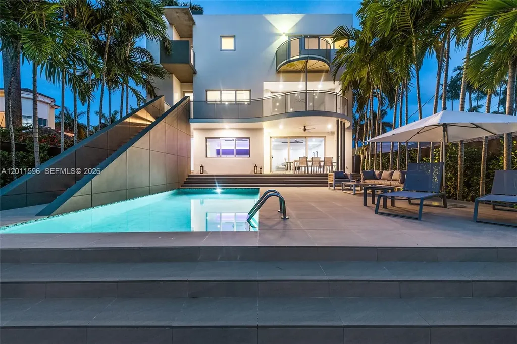 1785 Fairhaven Place Miami FL 33133