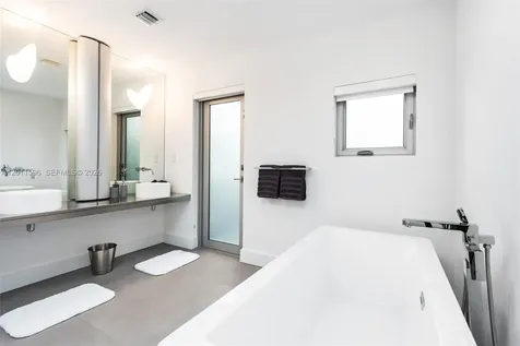 1785 Fairhaven Place Miami FL 33133