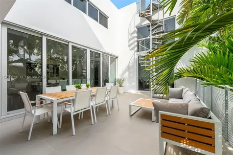 1785 Fairhaven Place Miami FL 33133