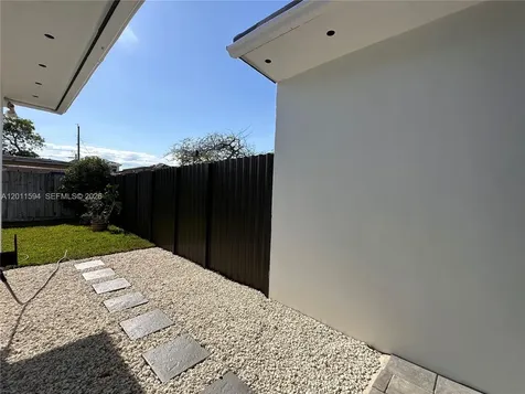 3252 SW 88th Place Miami FL 33165