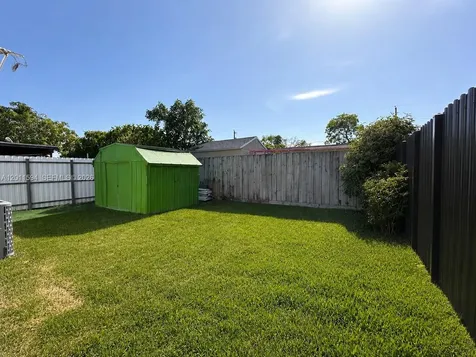 3252 SW 88th Place Miami FL 33165