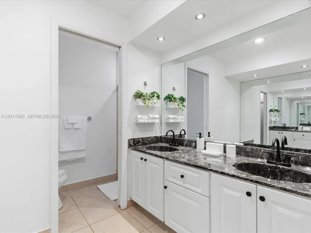 110 Dunwoody Lane Hollywood FL 33021