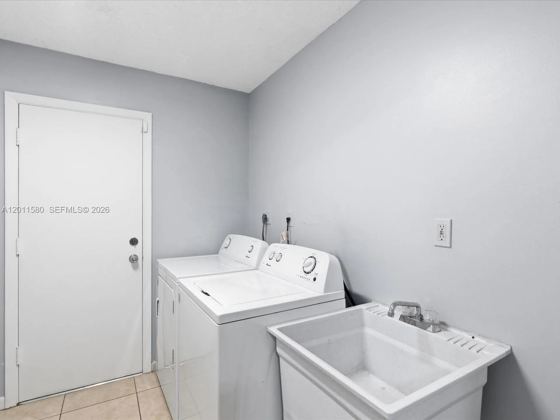 110 Dunwoody Lane Hollywood FL 33021