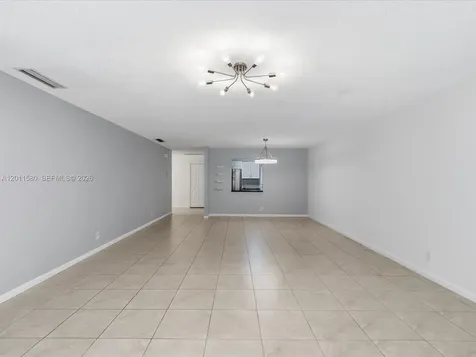 110 Dunwoody Lane Hollywood FL 33021