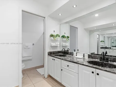 110 Dunwoody Lane Hollywood FL 33021