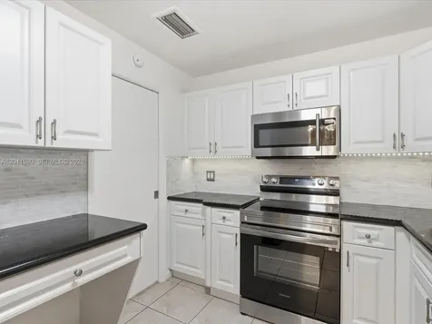110 Dunwoody Lane Hollywood FL 33021