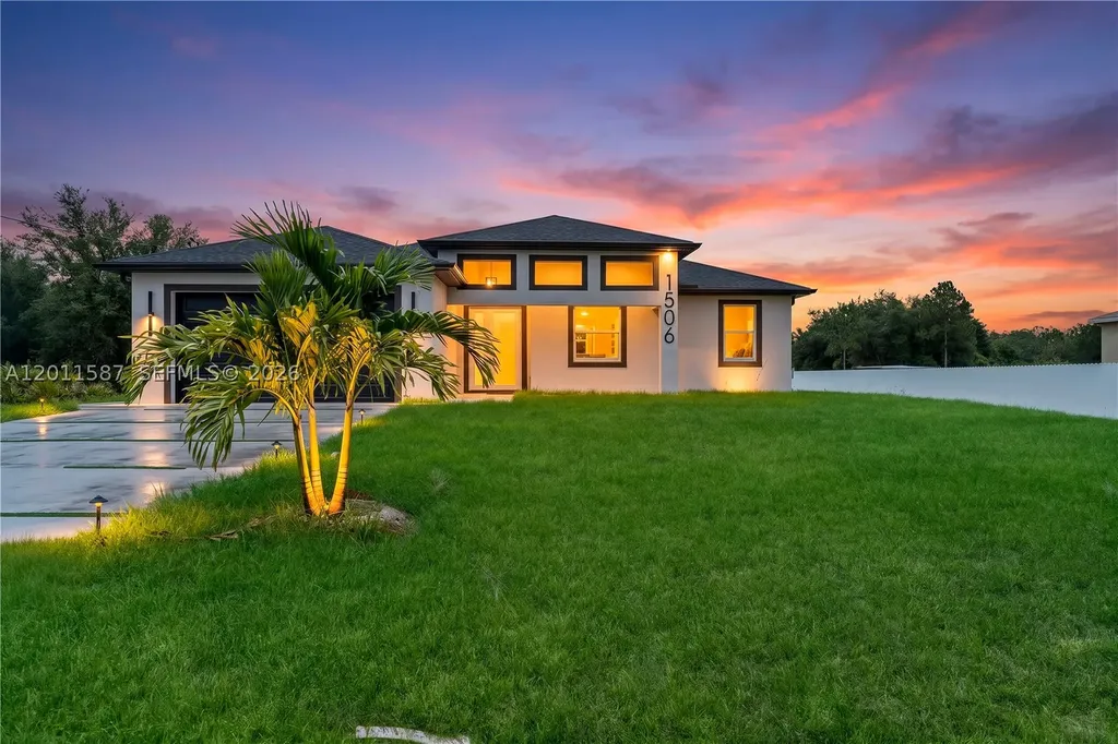1506 Richmond Avenue N Lehigh Acres FL 33972