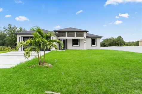 1506 Richmond Avenue N Lehigh Acres FL 33972