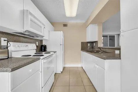 4647 NW 97th Place Doral FL 33178