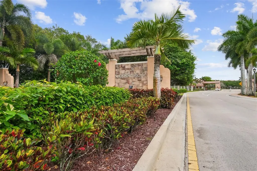 1049 SW 147th Avenue Pembroke Pines FL 33027
