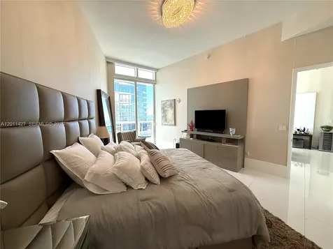 15811 Collins Avenue Sunny Isles Beach FL 33160