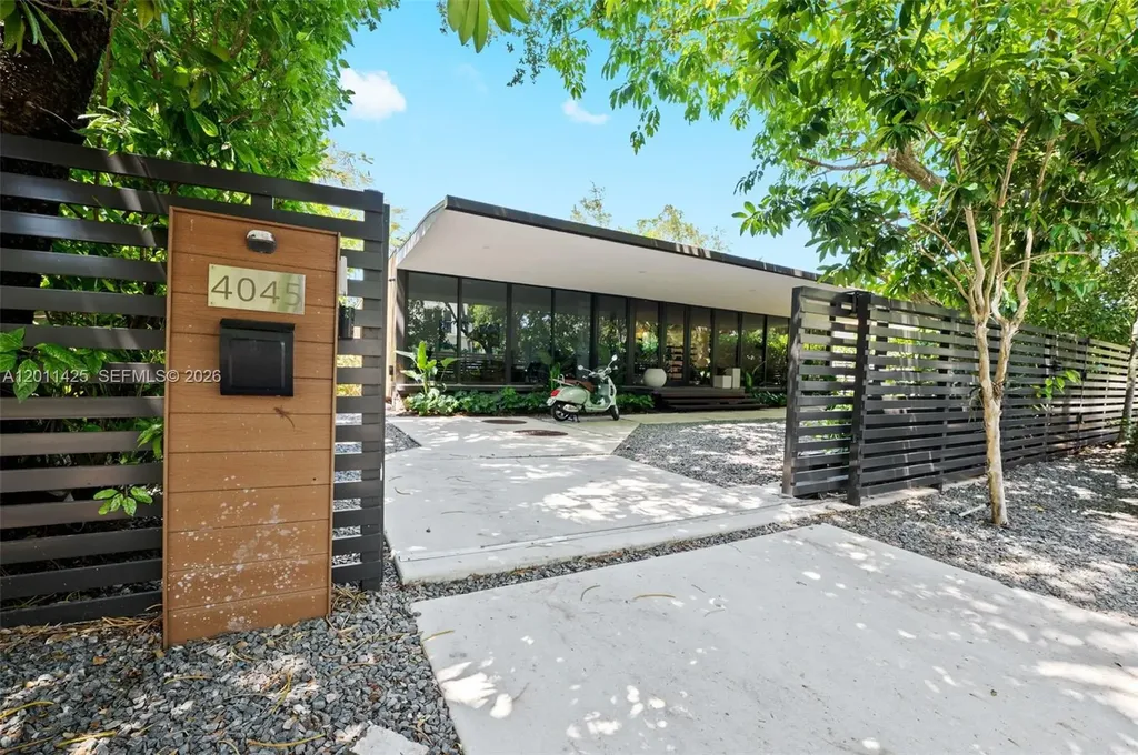 4045 Bonita Avenue Miami FL 33133