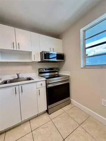 1755 W 60th Street Hialeah FL 33012