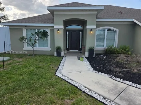 1005 SW Bay State Road Port St. Lucie FL 34953