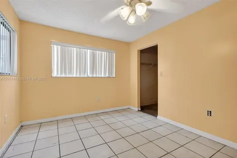 20731 NE 4th Place Miami FL 33179