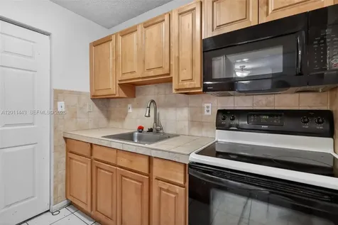 20731 NE 4th Place Miami FL 33179