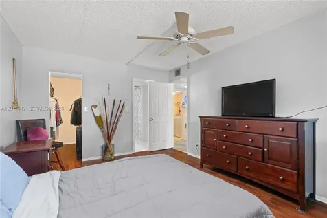 3083 N Oakland Forest Drive Oakland Park FL 33309