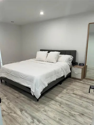709 SW 79th Terrace North Lauderdale FL 33068