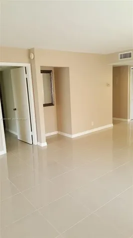 213 Lakeview Drive Weston FL 33326