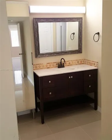 213 Lakeview Drive Weston FL 33326