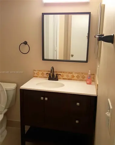 213 Lakeview Drive Weston FL 33326