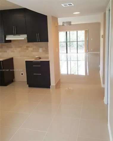 213 Lakeview Drive Weston FL 33326
