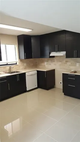 213 Lakeview Drive Weston FL 33326