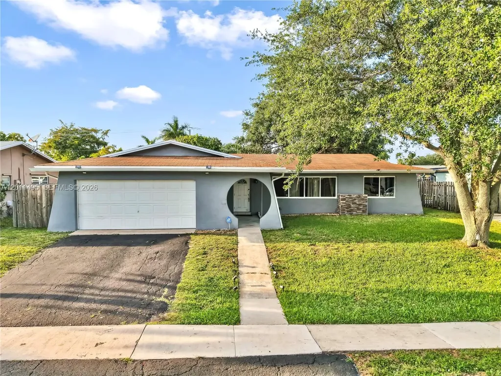 9511 NW 8th Street Pembroke Pines FL 33024