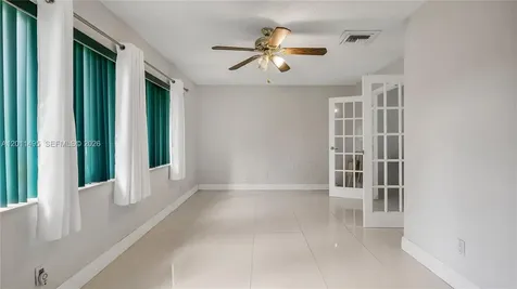 9511 NW 8th Street Pembroke Pines FL 33024