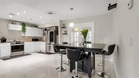 9511 NW 8th Street Pembroke Pines FL 33024