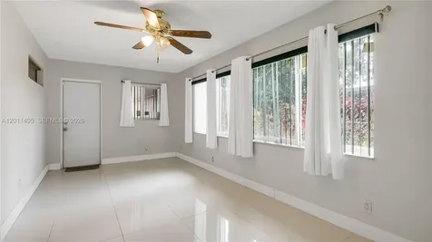 9511 NW 8th Street Pembroke Pines FL 33024