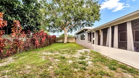 9511 NW 8th Street Pembroke Pines FL 33024