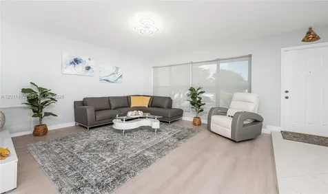 810 S Rainbow Drive Hollywood FL 33021