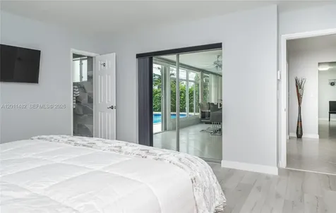 810 S Rainbow Drive Hollywood FL 33021