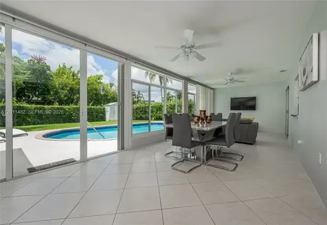 810 S Rainbow Drive Hollywood FL 33021