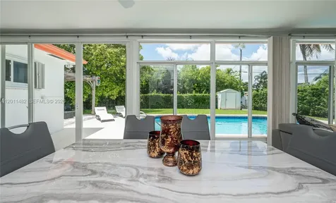 810 S Rainbow Drive Hollywood FL 33021