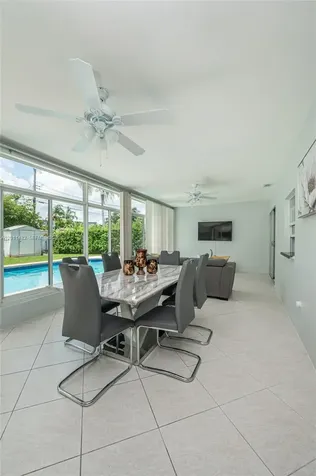 810 S Rainbow Drive Hollywood FL 33021