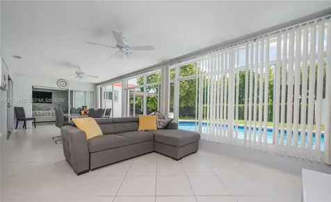 810 S Rainbow Drive Hollywood FL 33021