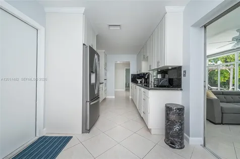 810 S Rainbow Drive Hollywood FL 33021