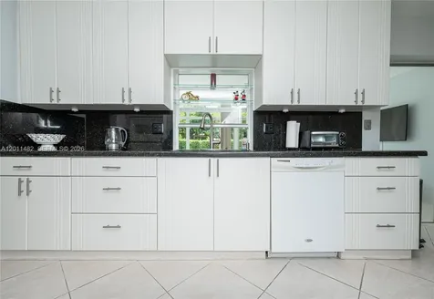 810 S Rainbow Drive Hollywood FL 33021