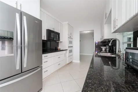 810 S Rainbow Drive Hollywood FL 33021